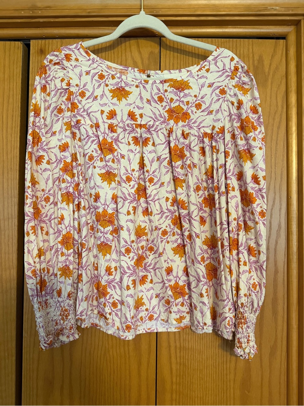 Universal Thread Orange Floral Puff-Sleeve Blouse on Cream